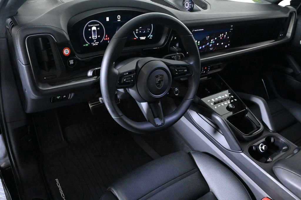 Certified 2026 Porsche Cayenne Turbo image 4