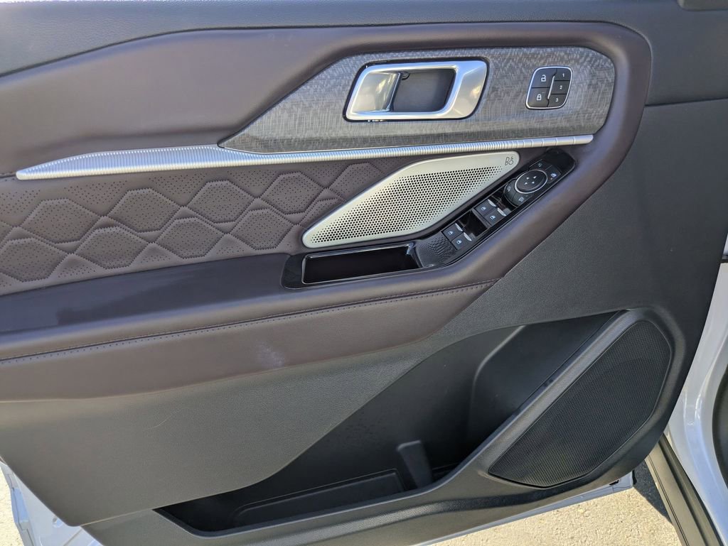 Used 2025 Ford Explorer Platinum w/ LUX Leather Package image 15