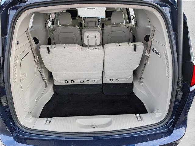 Used 2017 Chrysler Pacifica Limited w/ UConnect Theater Package image 6