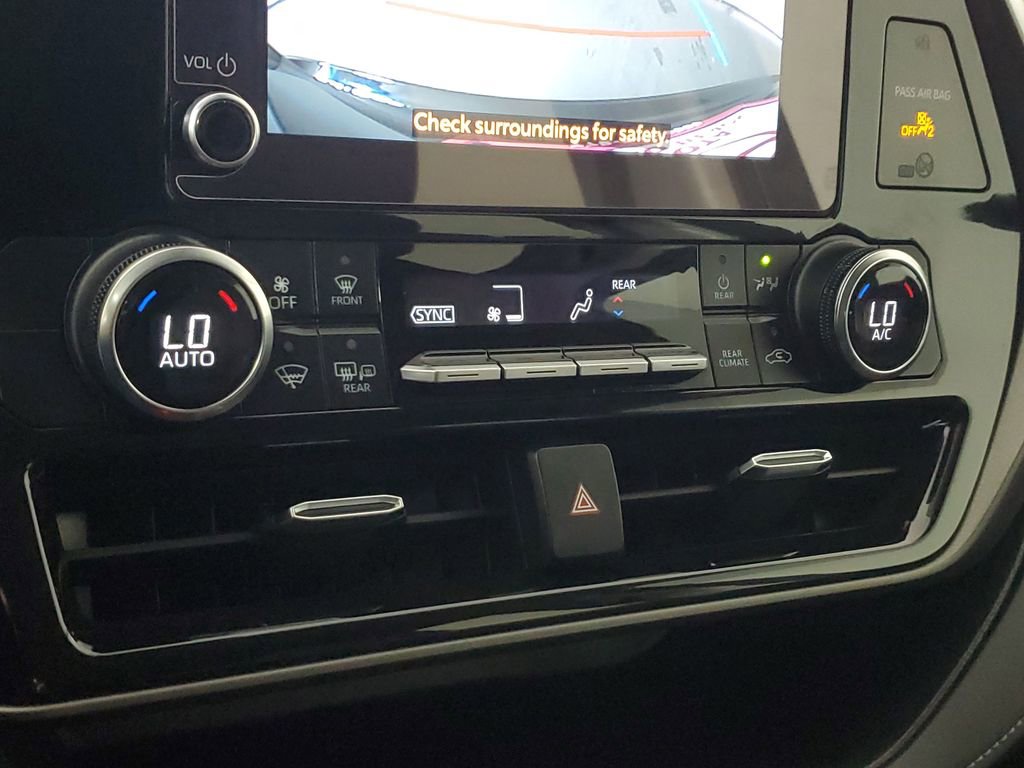 Used 2023 Toyota Highlander LE image 21