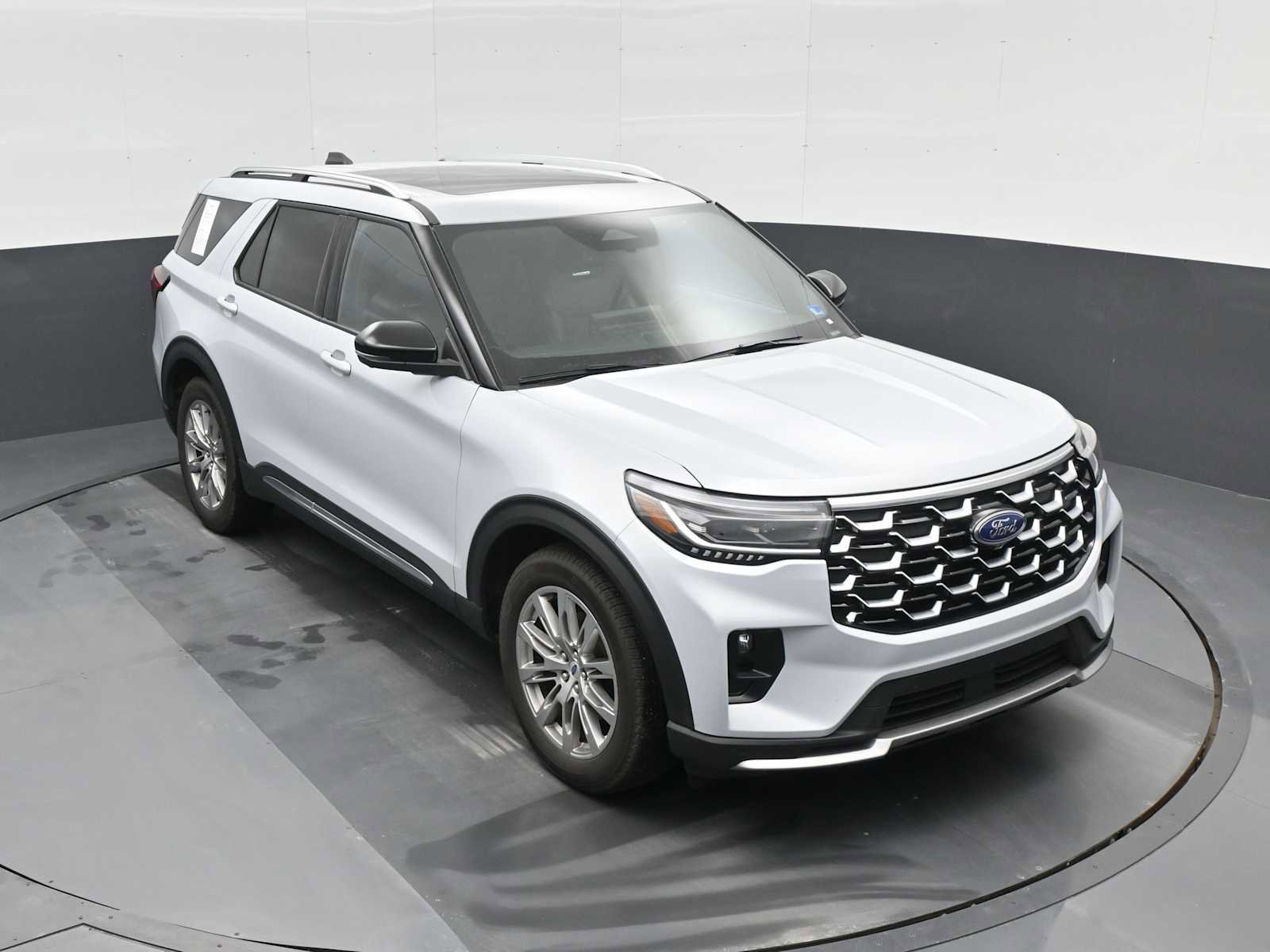 Used 2025 Ford Explorer Platinum image 21