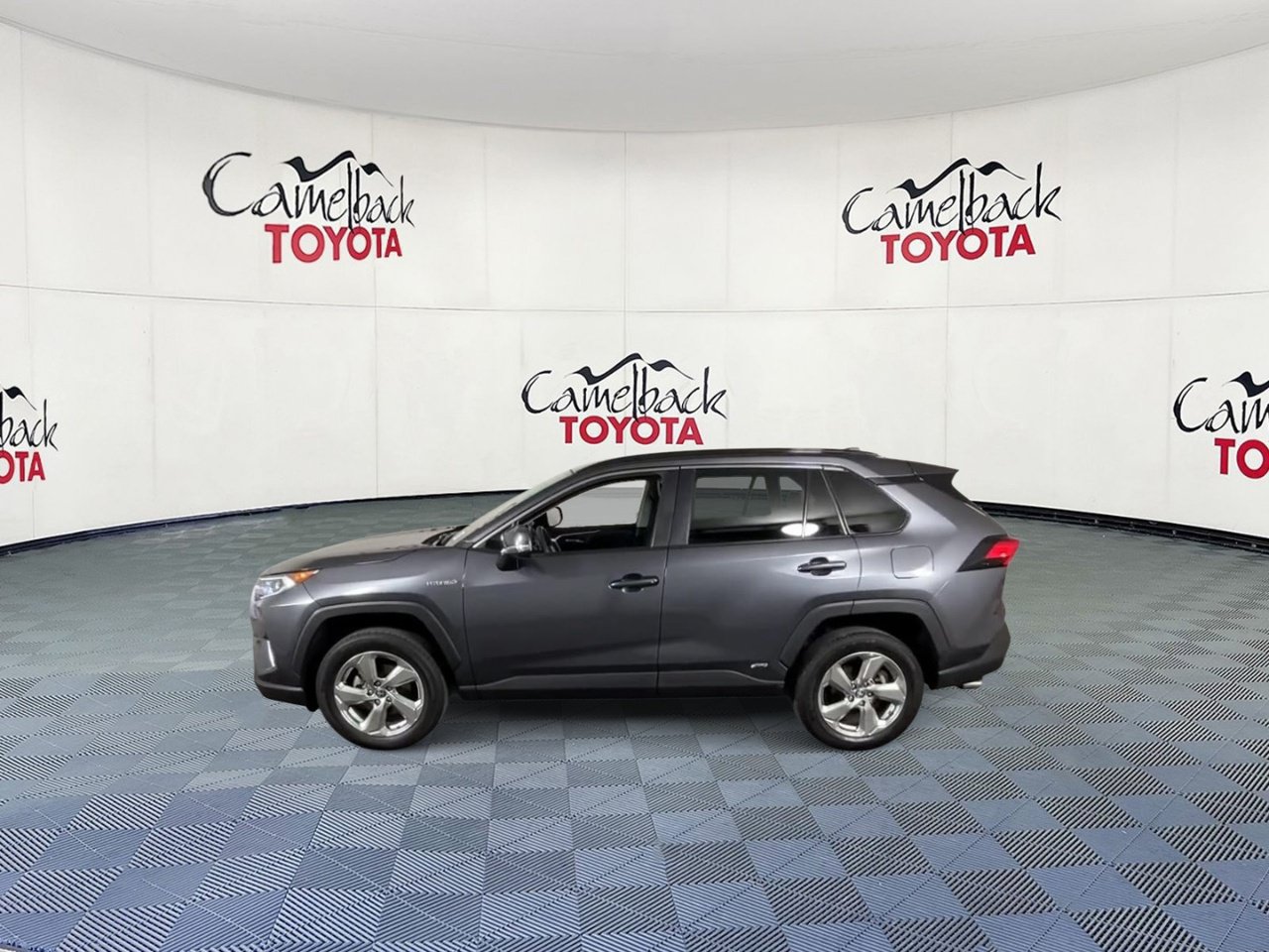 Used 2021 Toyota RAV4 XLE Premium AWD/4WD image 7
