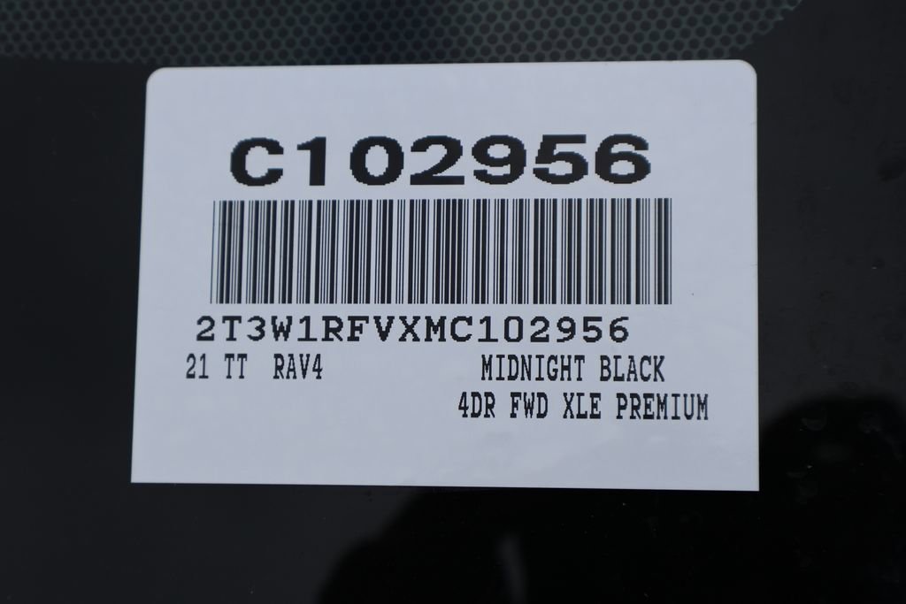 Used 2021 Toyota RAV4 XLE w/ Convenience Package image 7