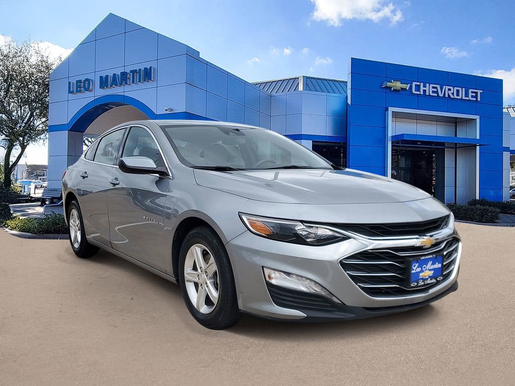 Used 2024 Chevrolet Malibu LT image 2