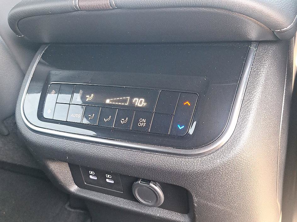 Used 2025 Nissan Armada SL AWD/4WD image 28