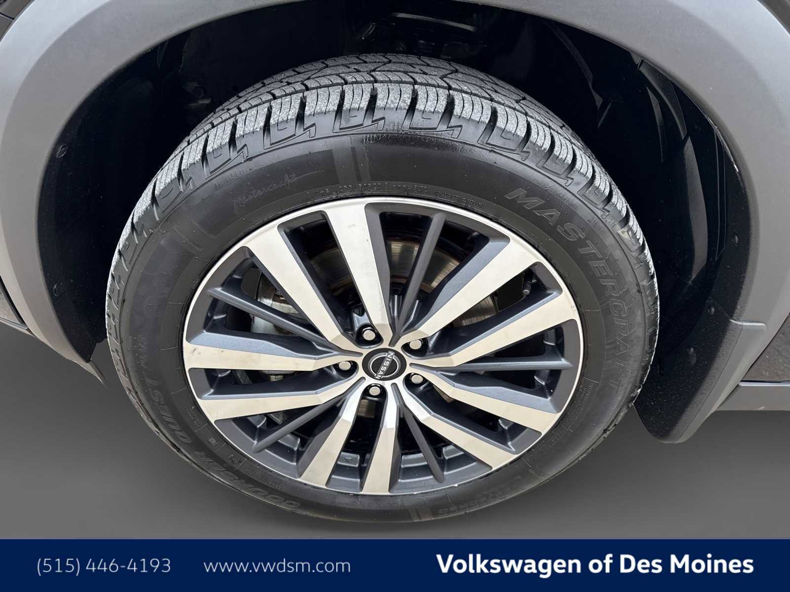 Used 2022 Nissan Pathfinder Platinum w/ Cargo Package image 8