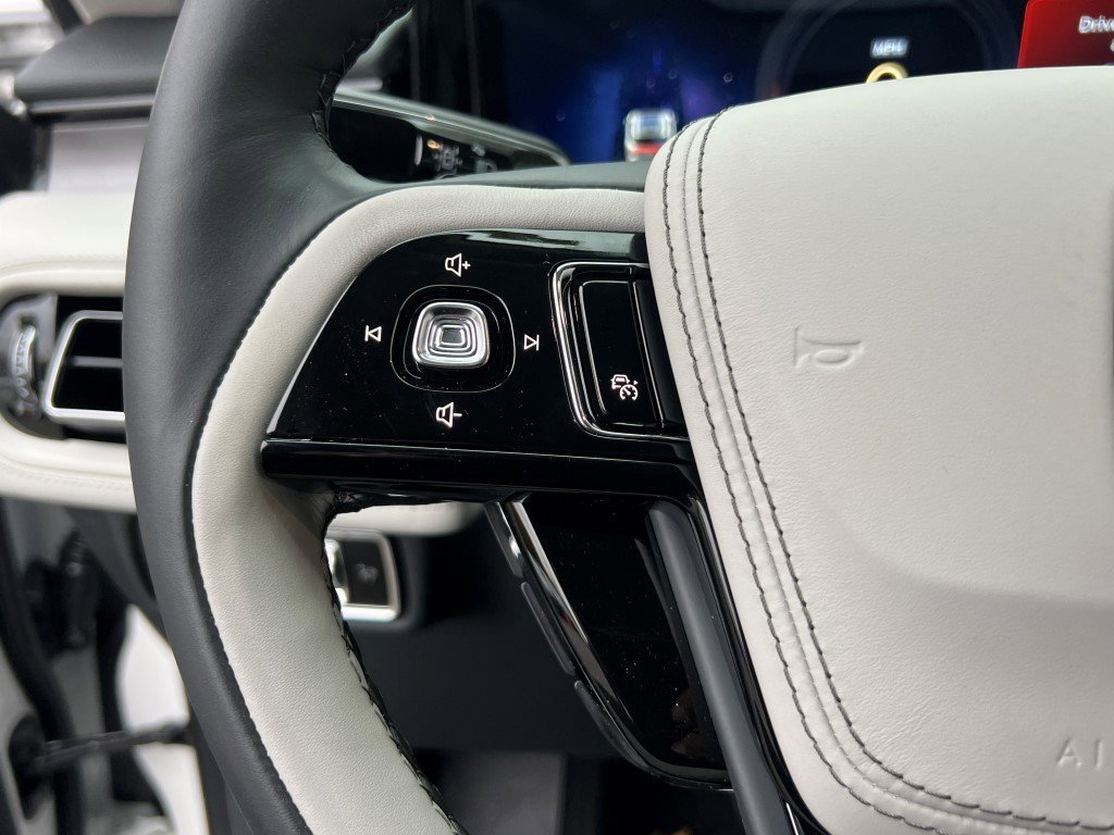 New 2026 Lincoln Aviator AWD image 22