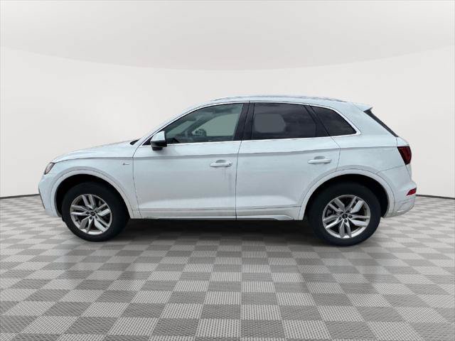 Used 2023 Audi Q5 2.0T Premium w/ Convenience Package AWD/4WD image 4