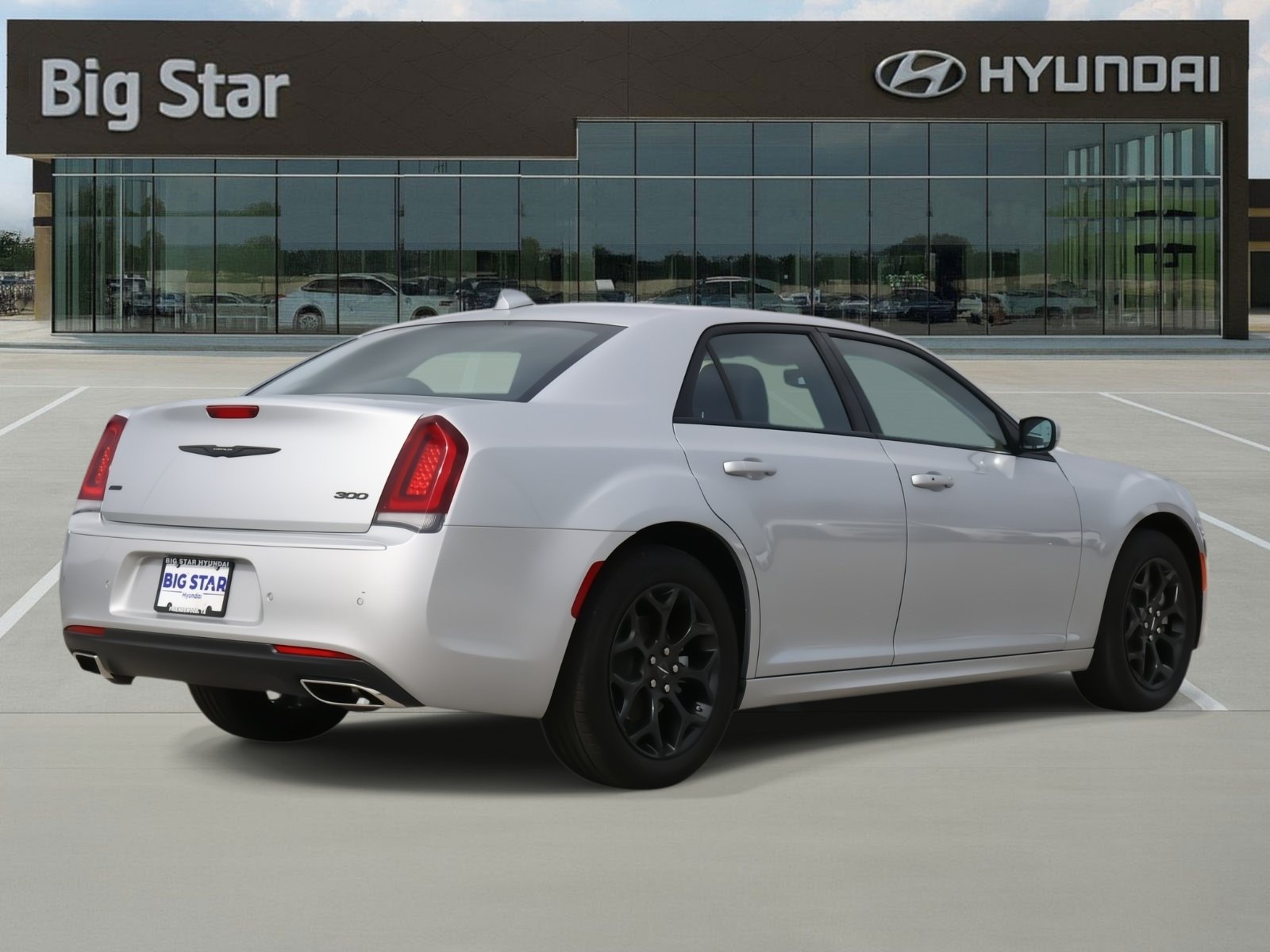 Used 2023 Chrysler 300 Touring L w/ Popular Equipment Group AWD/4WD image 4