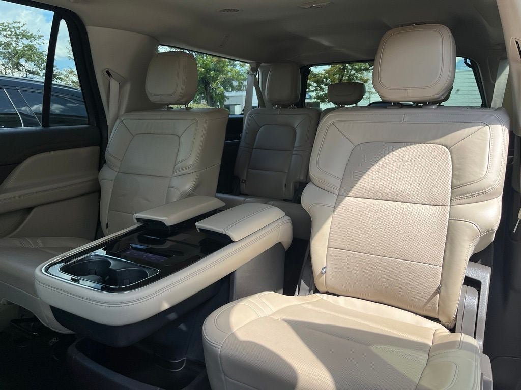 Certified 2023 Lincoln Navigator L Reserve AWD/4WD image 14
