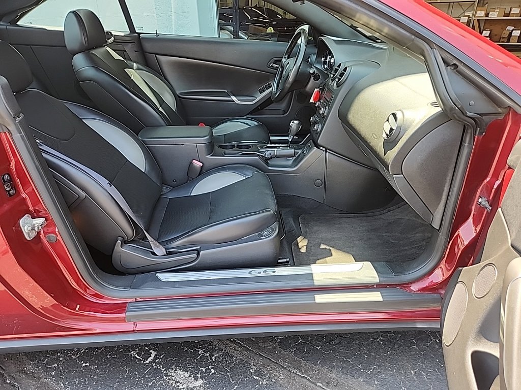 Used 2008 Pontiac G6 GT w/ Sport Package FWD image 28