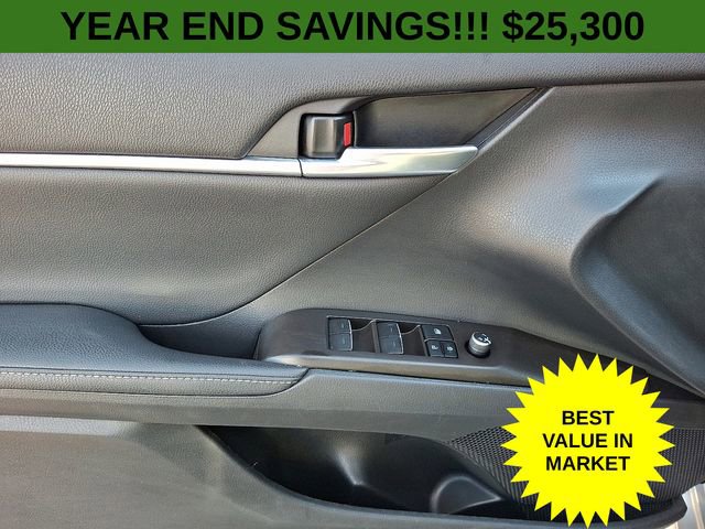 Used 2022 Toyota Camry XSE image 14