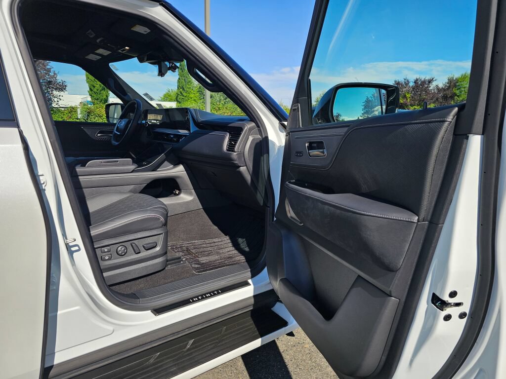 Used 2025 INFINITI QX80 Autograph AWD/4WD image 12