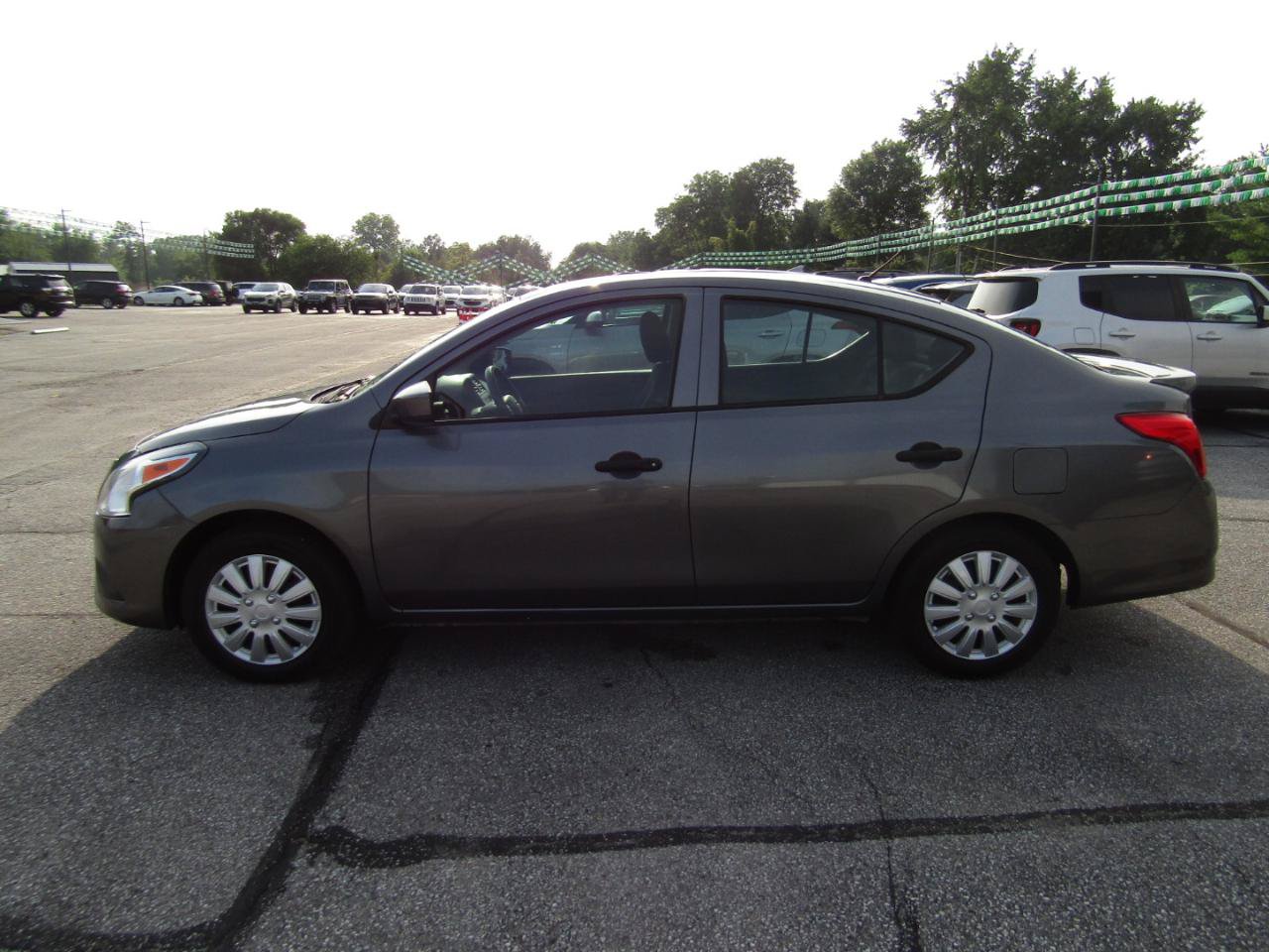 Used 2018 Nissan Versa S Plus FWD image 4