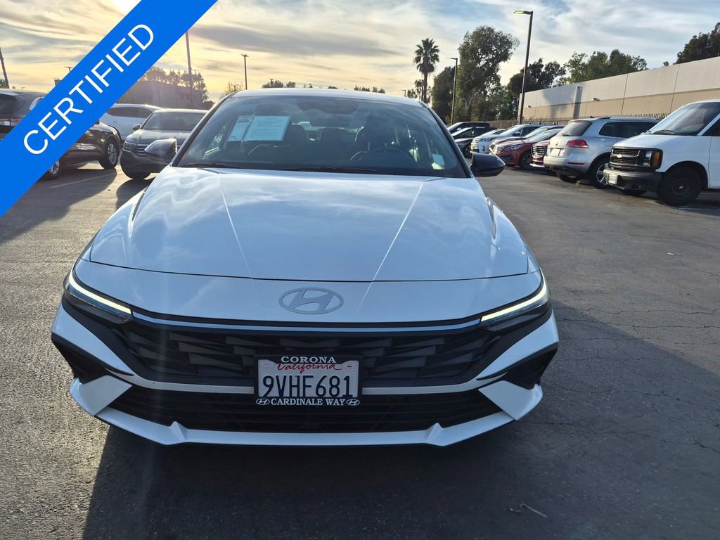 Used 2025 Hyundai Elantra SEL image 2