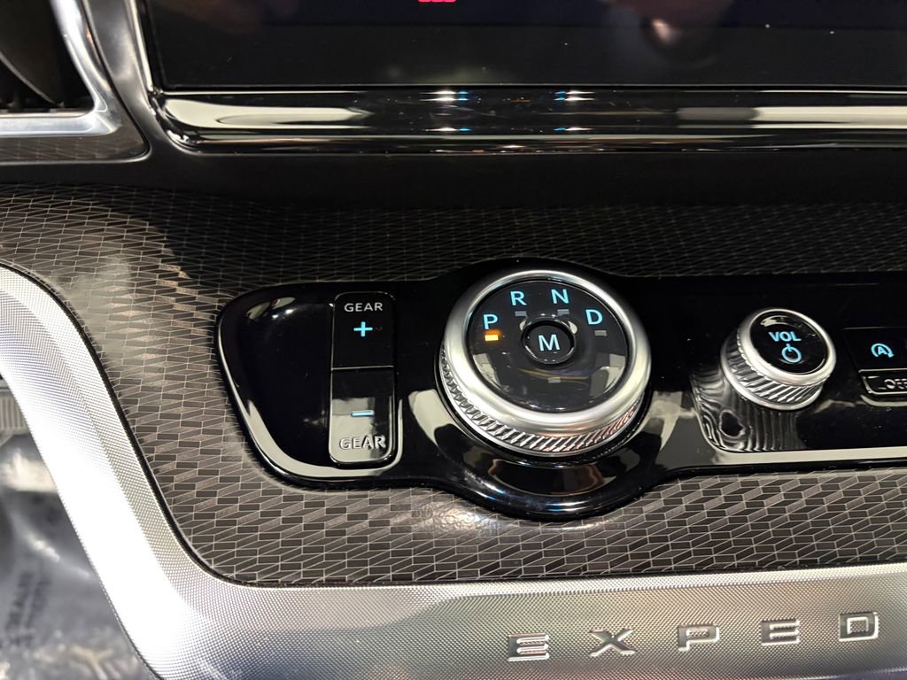 Certified 2025 Ford Expedition Max Platinum w/ Stealth Performance Package AWD/4WD image 21