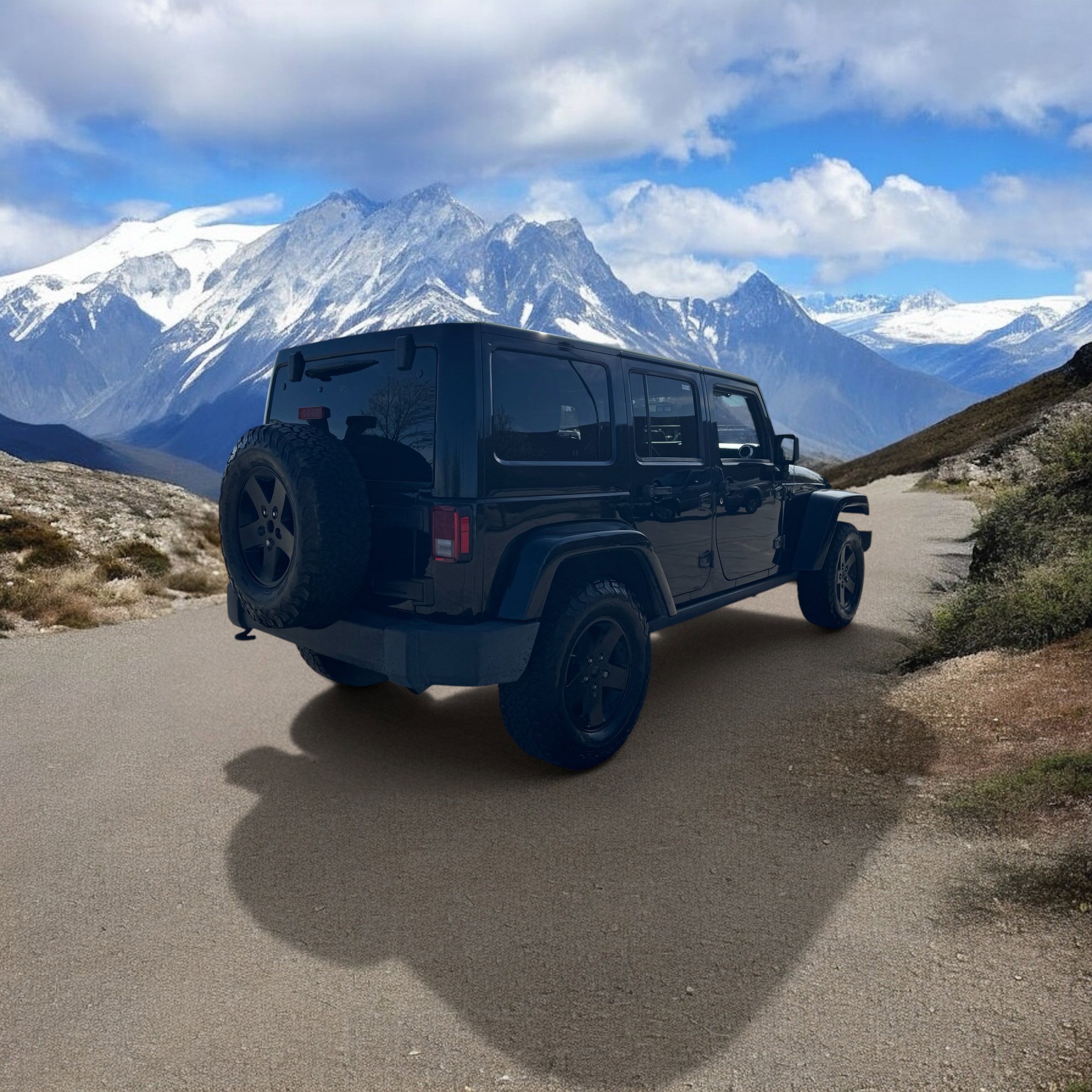 Used 2015 Jeep Wrangler Unlimited Sahara AWD/4WD image 5