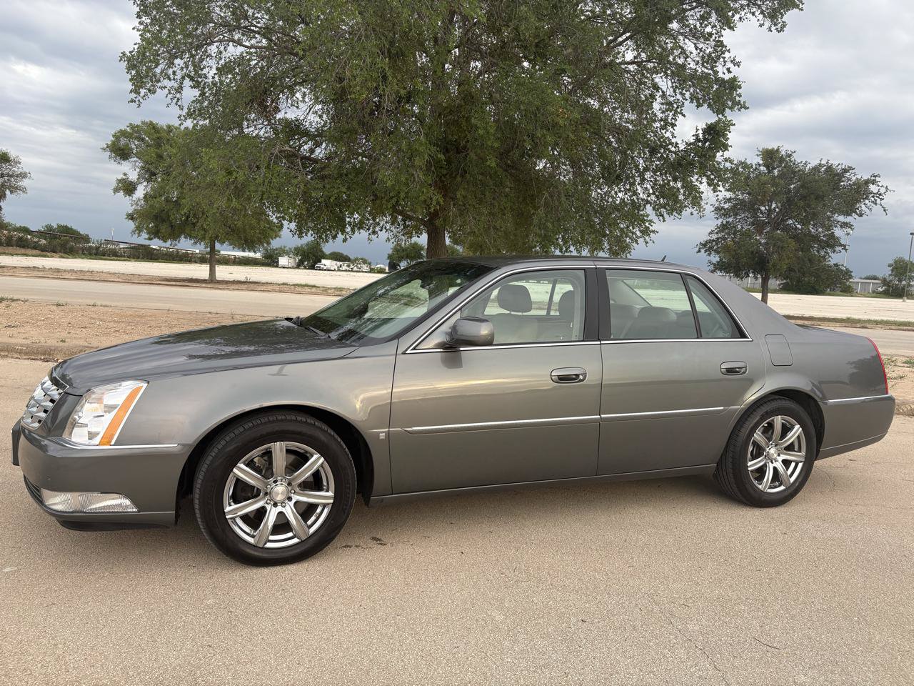 Used 2006 Cadillac DTS FWD image 6