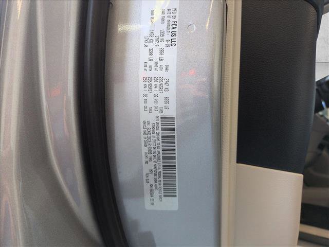 Used 2020 Chrysler Pacifica Touring-L w/ Advanced Safetytec Group image 25