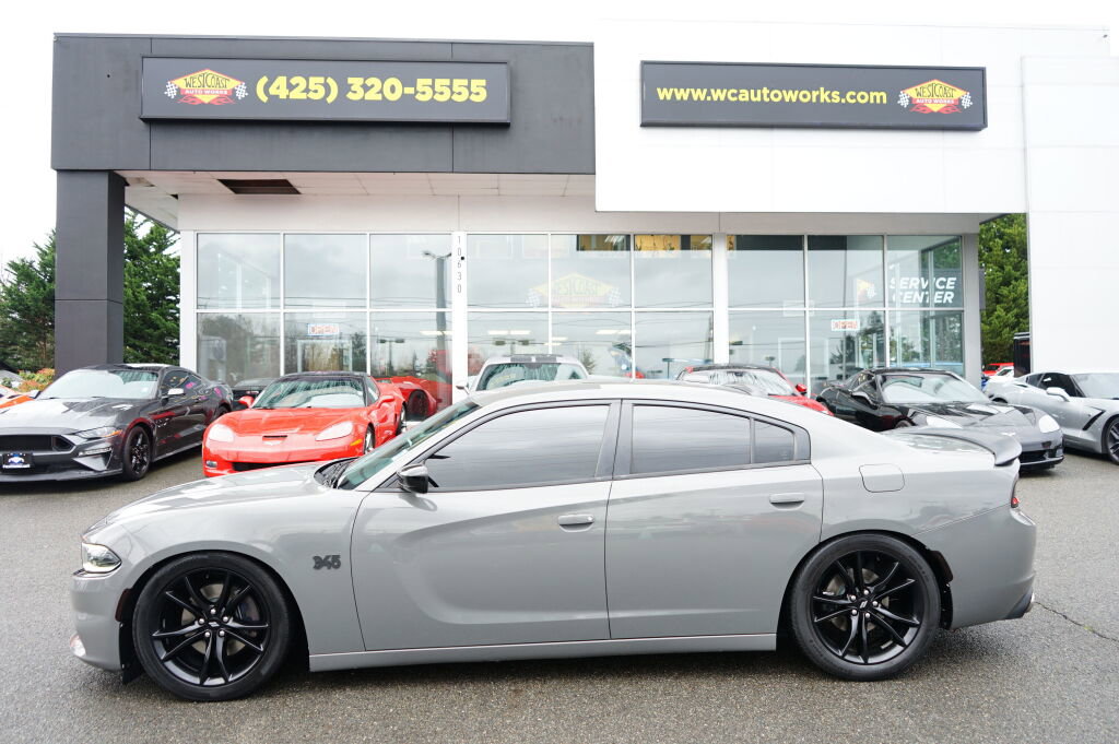 Used 2018 Dodge Charger R/T w/ Blacktop Package image 2