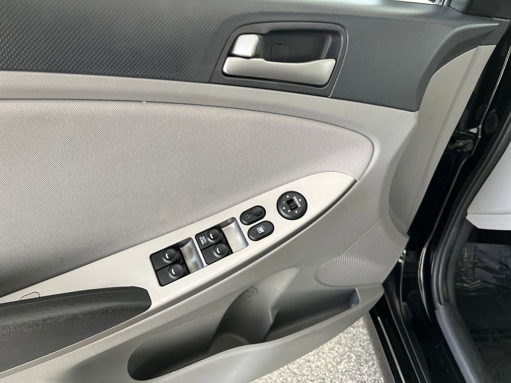 Used 2016 Hyundai Accent SE w/ Option Group 02 image 13