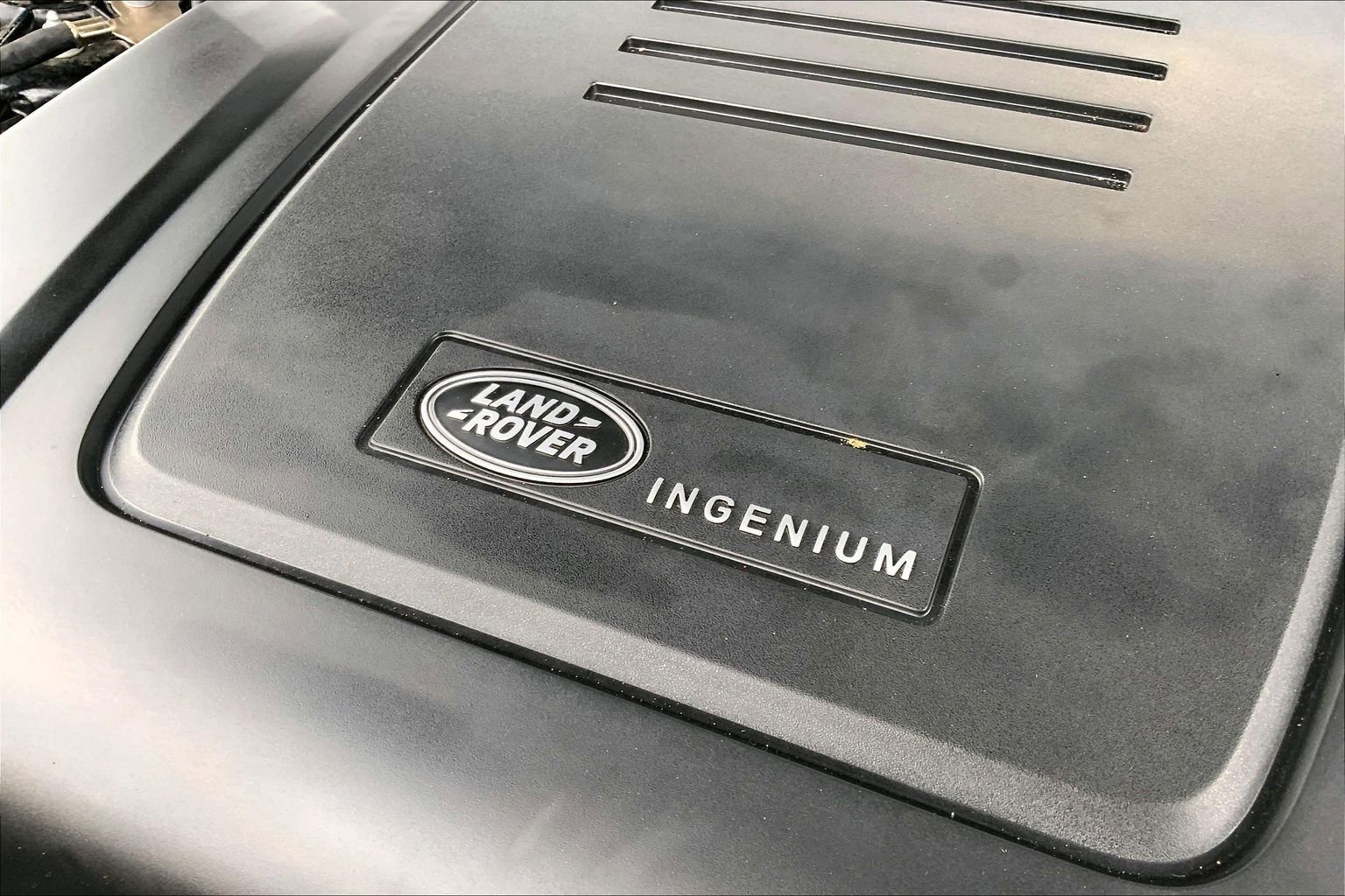 Used 2025 Land Rover Defender 110 S image 32