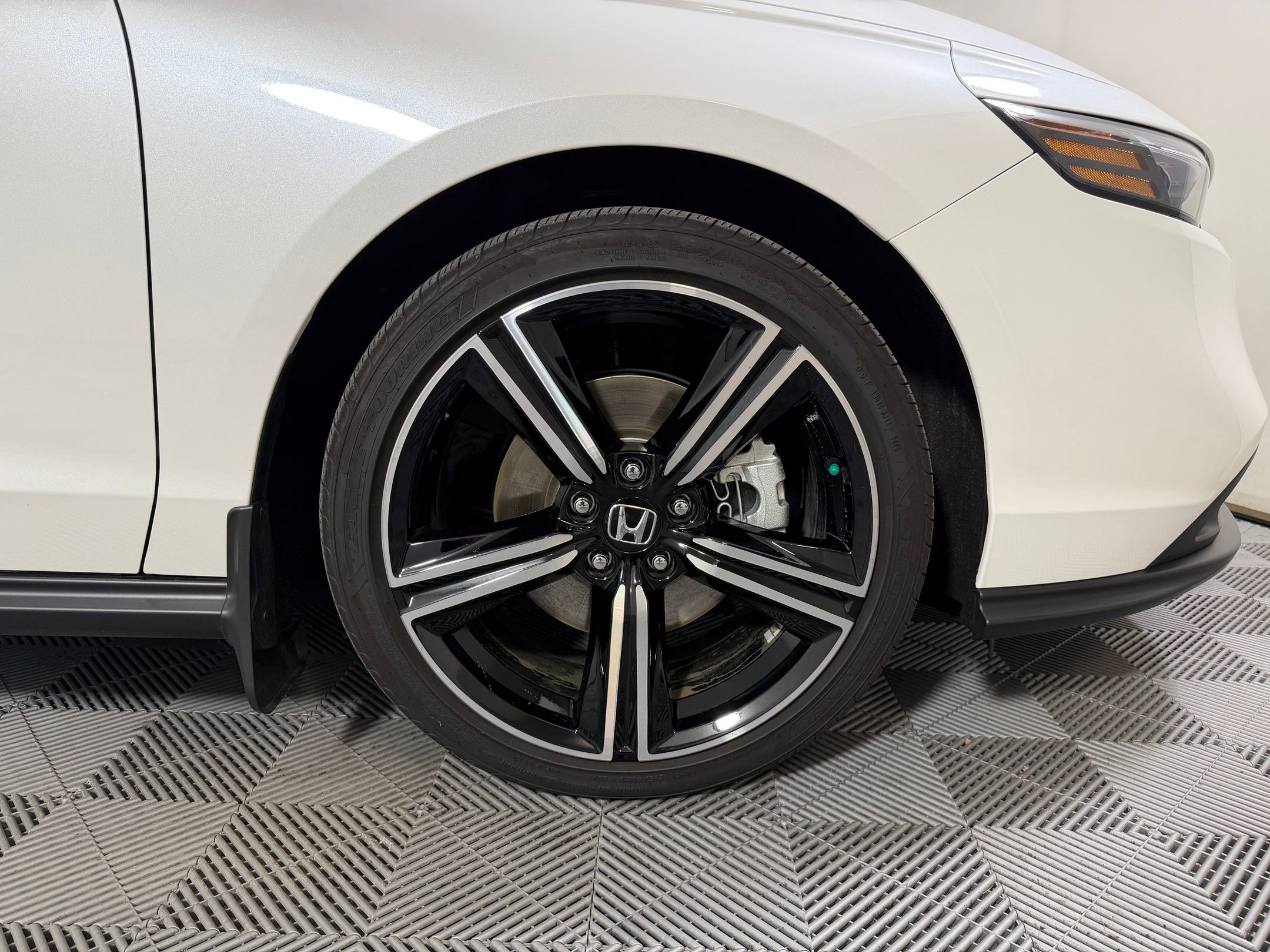 Certified 2025 Honda Accord Sport image 9