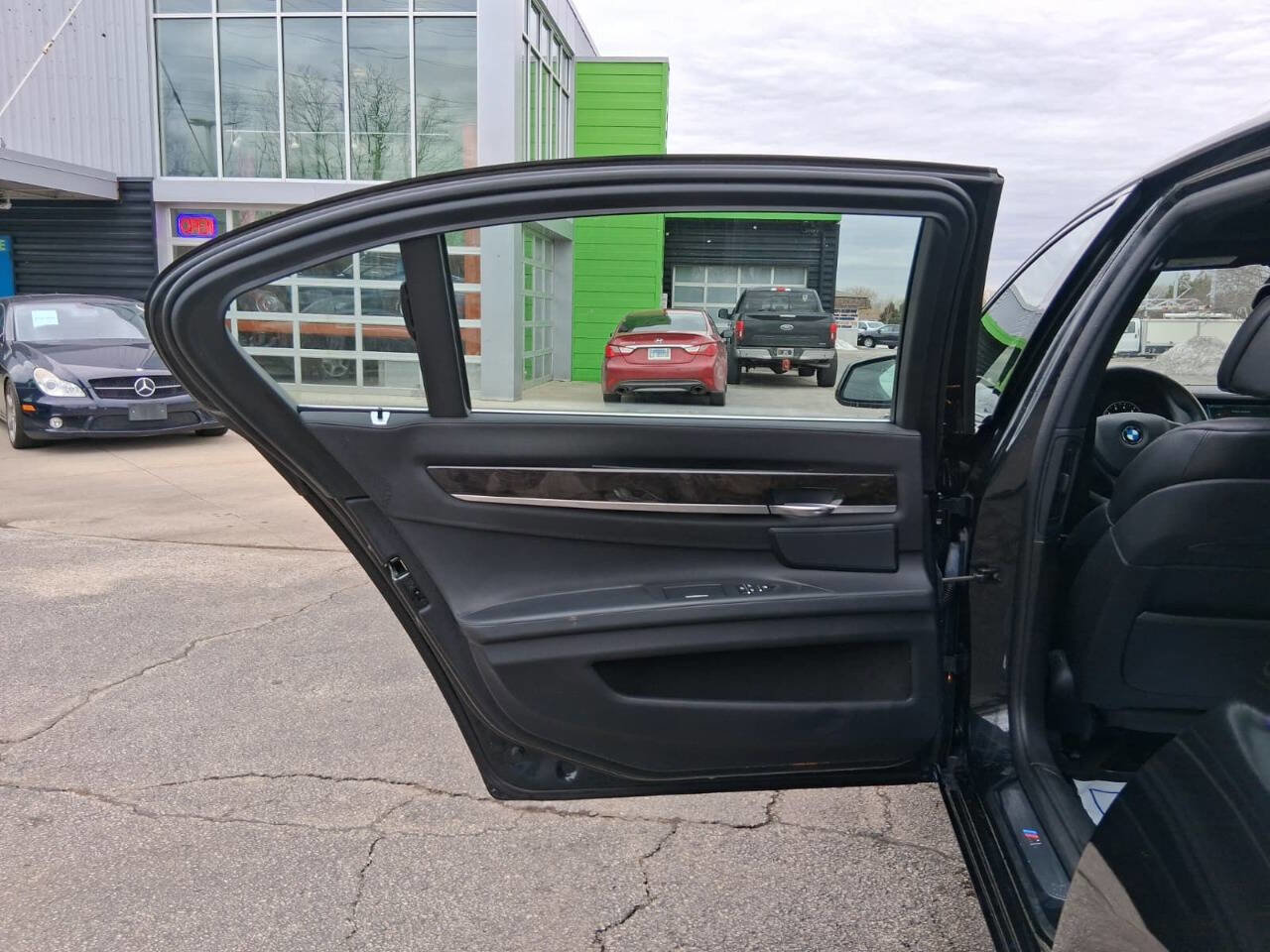 Used 2012 BMW 750Li xDrive AWD/4WD image 19