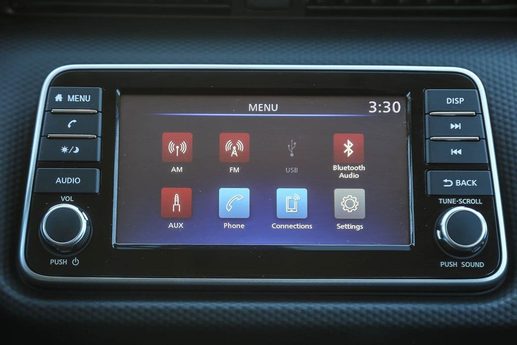 Certified 2025 Nissan Kicks Play S image 13