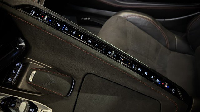 Used 2024 Chevrolet Corvette Stingray Premium Cpe w/ Z51 Performance Package RWD image 9