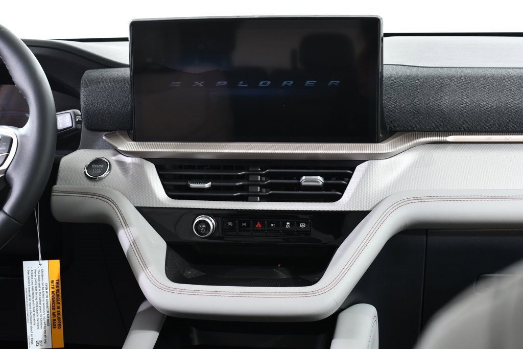 New 2025 Ford Explorer Active w/ Active Comfort Package image 9