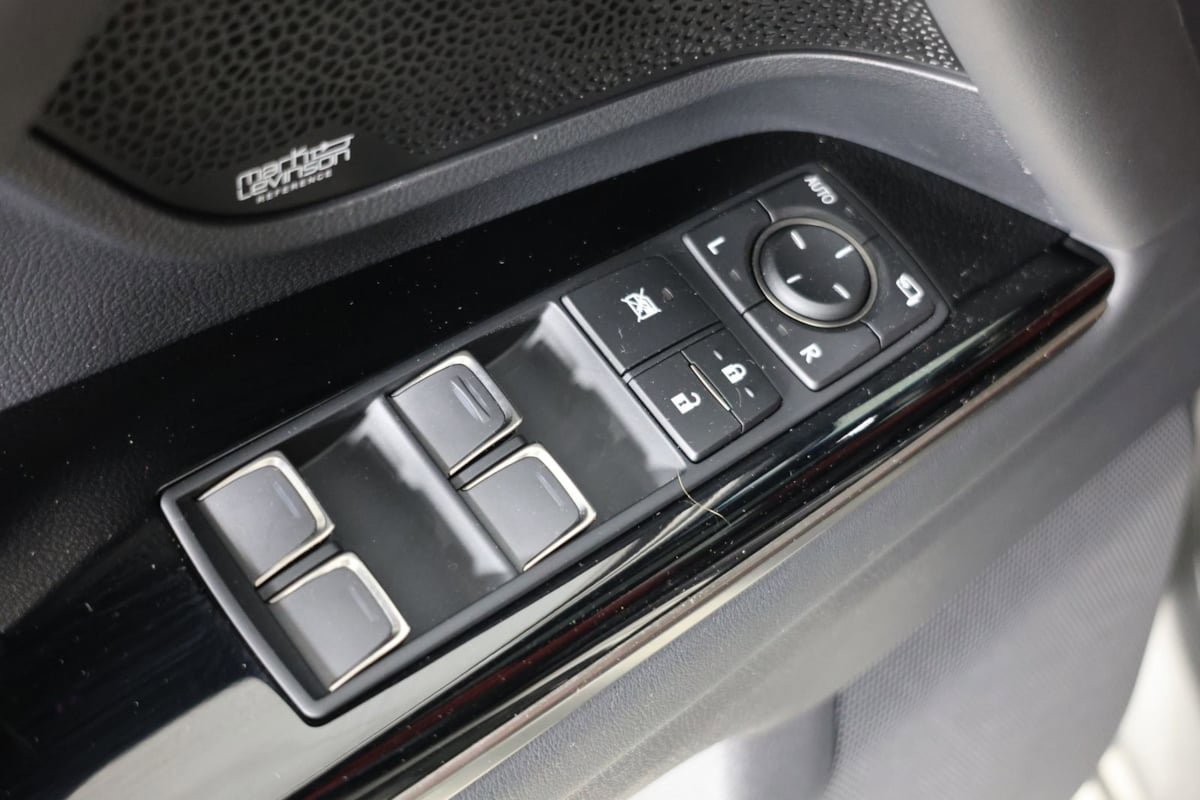 Used 2023 Lexus LX 600 F Sport w/ Accessory Package (Z1) AWD/4WD image 25