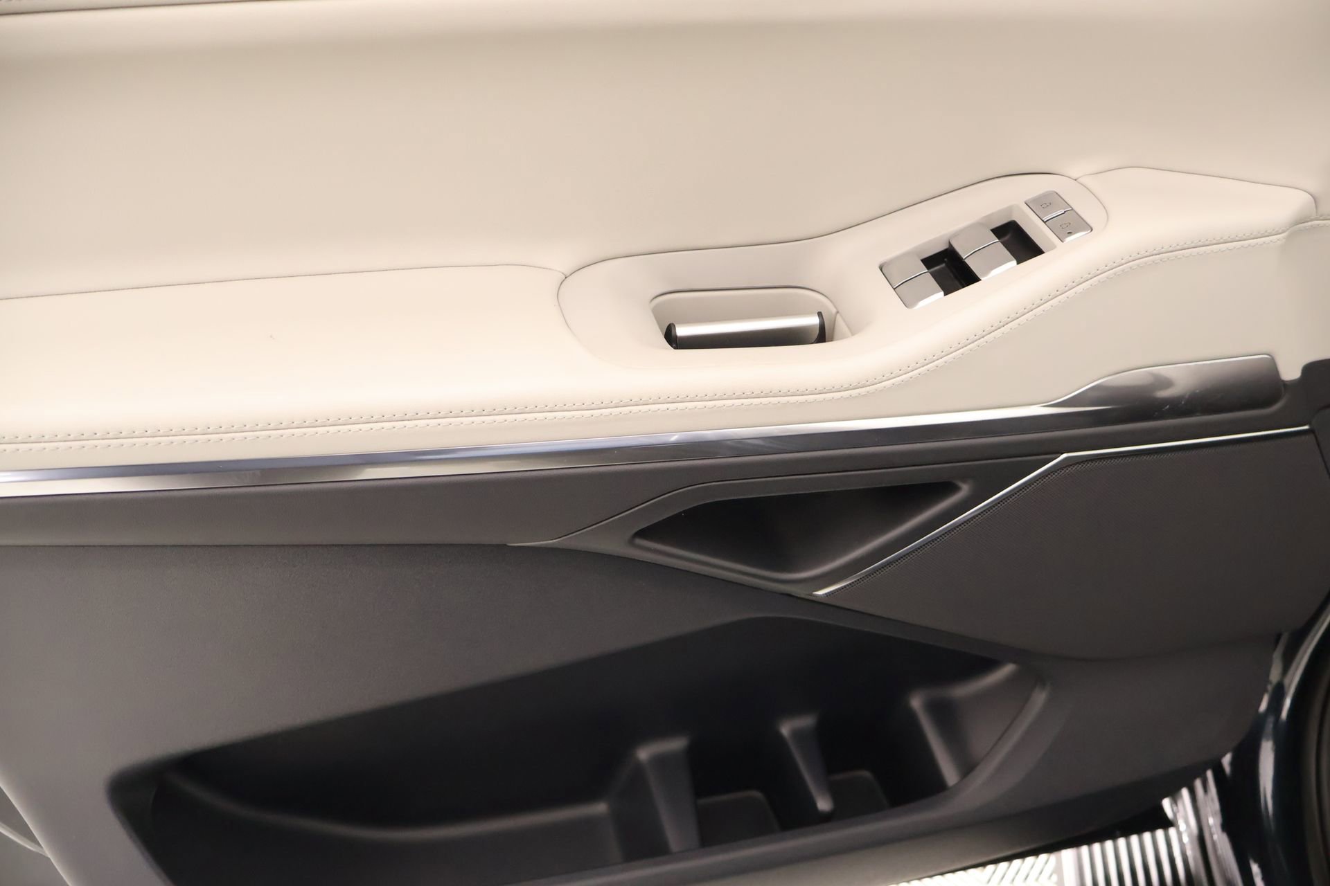 New 2026 Lincoln Navigator Premiere AWD/4WD image 16