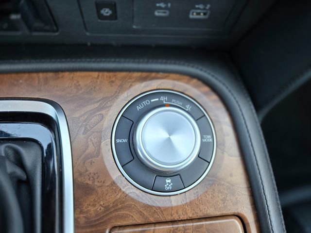 Used 2023 Nissan Armada SL w/ Captain's Chairs Package image 35