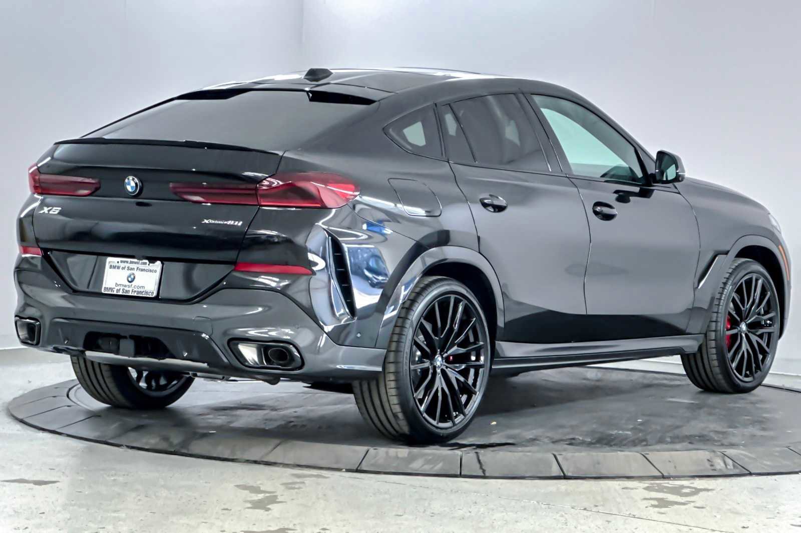 New 2026 BMW X6 xDrive40i w/ Executive Package image 2