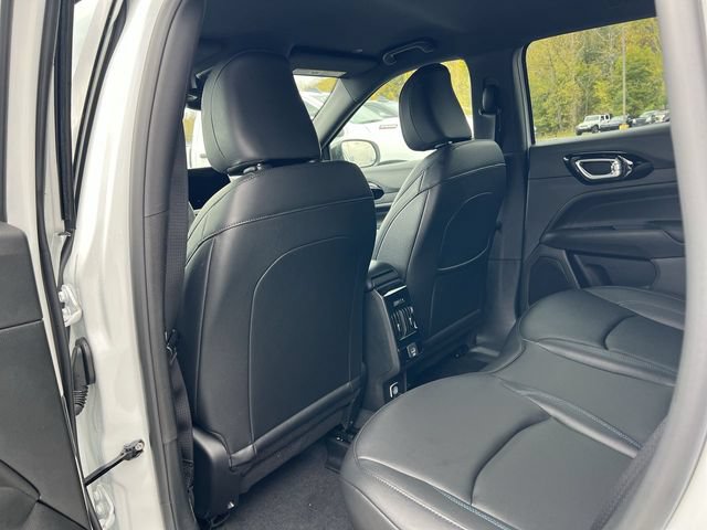 Used 2026 Jeep Compass Limited AWD/4WD image 16
