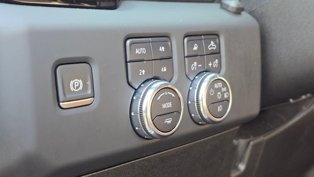 Used 2024 GMC Sierra 3500 Denali Ultimate image 25