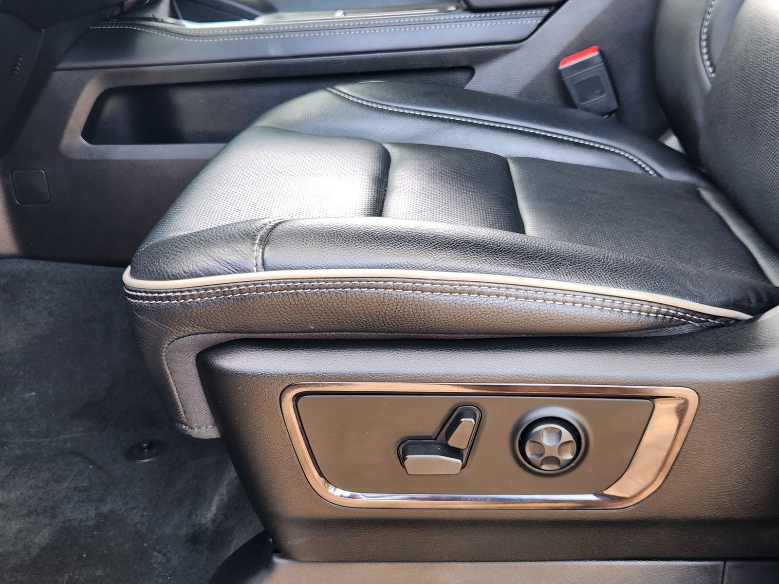 Used 2023 RAM 1500 Limited w/ Night Edition image 34