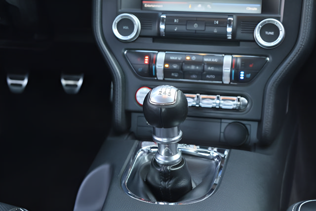 Used 2015 Ford Mustang GT Premium w/ Equipment Group 401A RWD image 28
