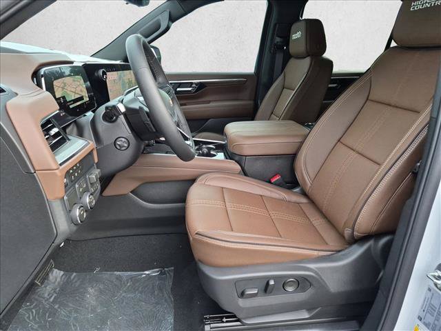 New 2026 Chevrolet Suburban High Country w/ Sun And Tow Package RWD image 4