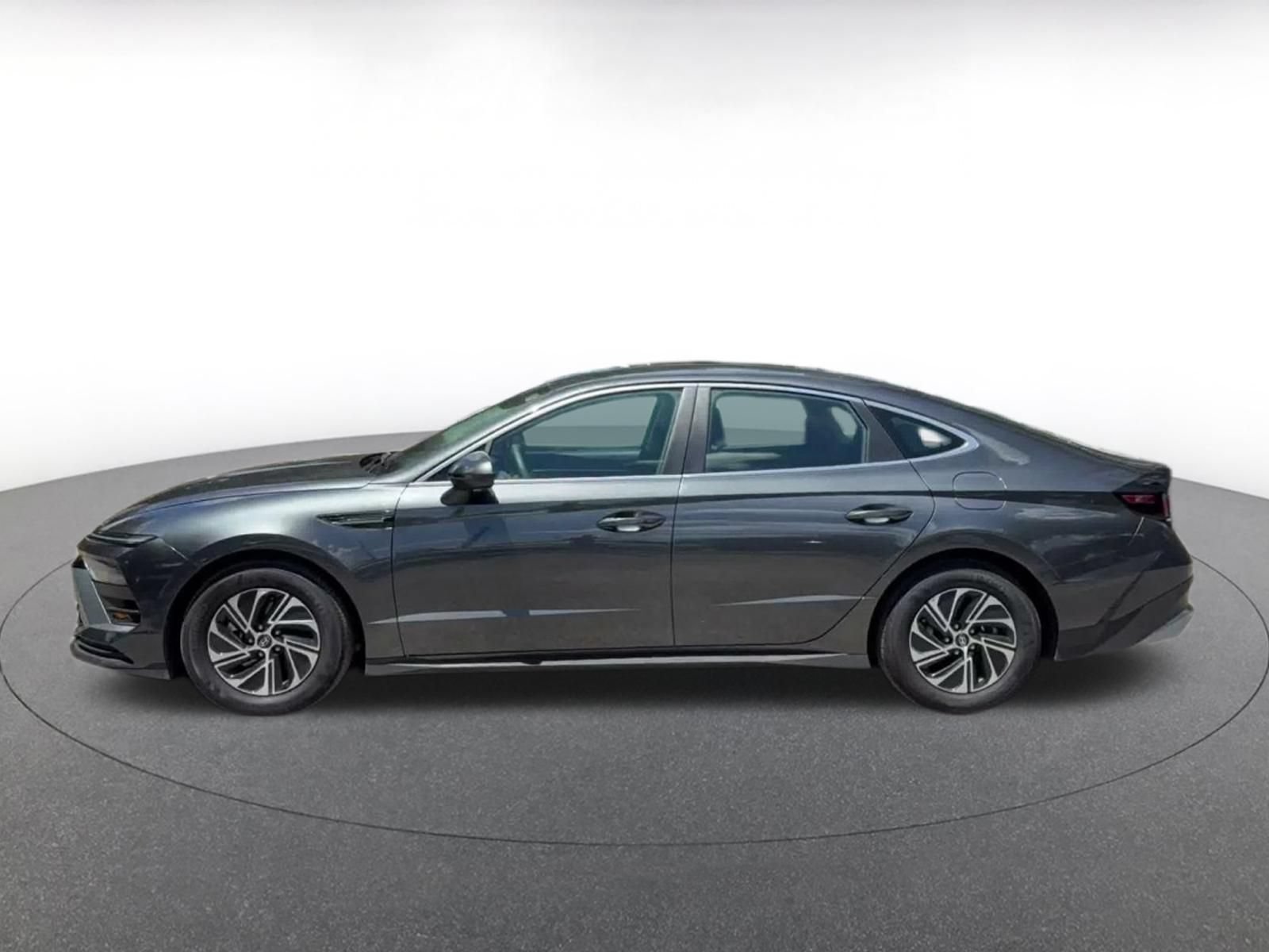 Used 2026 Hyundai Sonata Blue FWD image 9