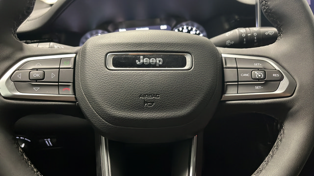 Used 2025 Jeep Compass Latitude w/ Altitude Special Edition AWD/4WD image 15
