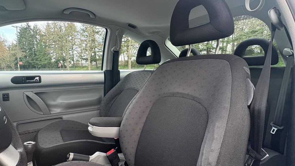 Used 2001 Volkswagen Beetle GLS image 9