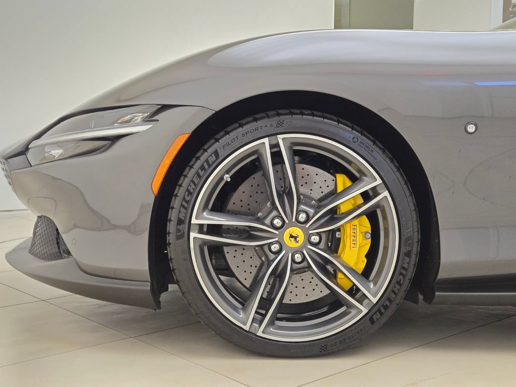 Used 2022 Ferrari Roma RWD image 13