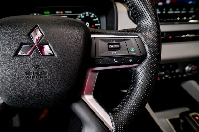Used 2024 Mitsubishi Outlander SEL Black Edition image 35