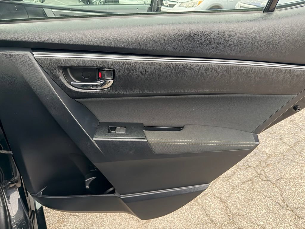 Used 2018 Toyota Corolla LE FWD image 21