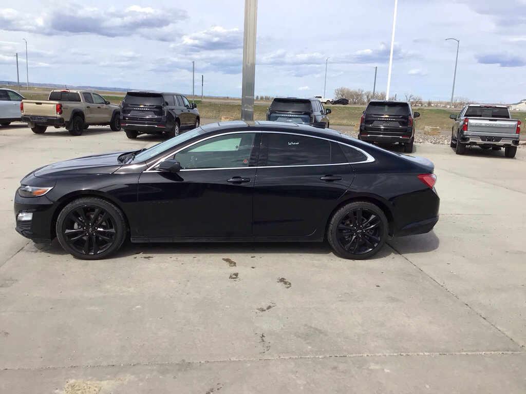 Used 2022 Chevrolet Malibu LT w/ LT Plus Package image 2