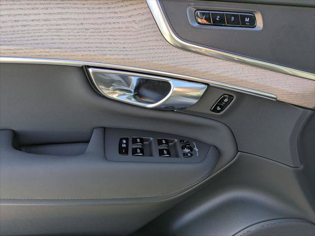 New 2026 Volvo XC90 B6 Core w/ Protection Package Premier image 7