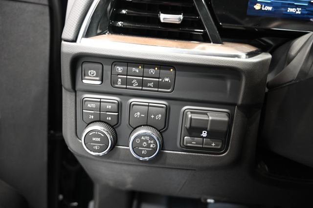 New 2026 Chevrolet Suburban High Country AWD/4WD image 29