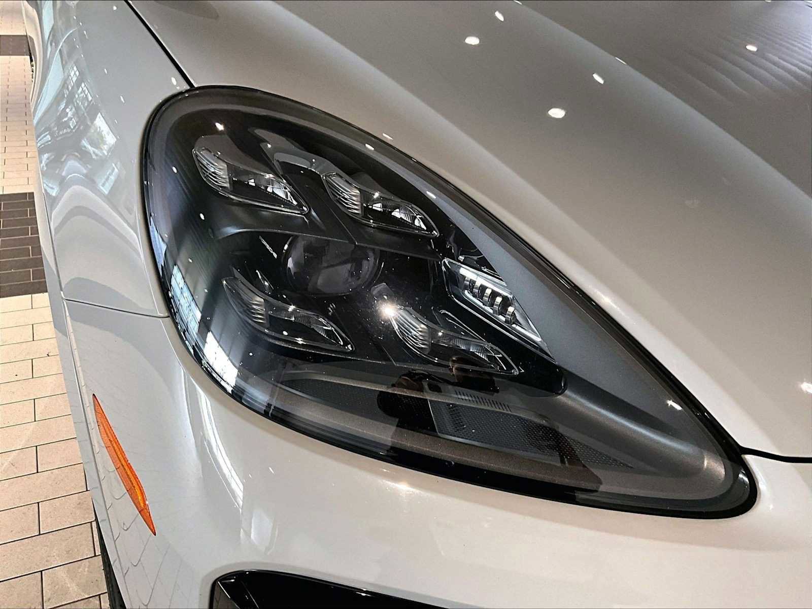 Used 2023 Porsche Cayenne Turbo S image 15